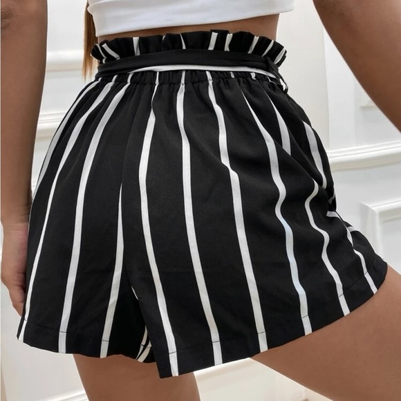 Paper Bag Shorts *NWOT* - Picture 5 of 6